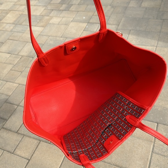 TORY BURCH - RED/ORANGE GEMINI LINK COATED CANVAS TOTE - Picture 4 of 7